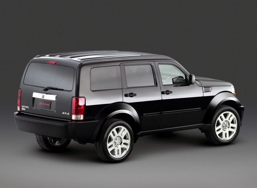  Dodge Nitro 2006 года  (фото 2 из 30)